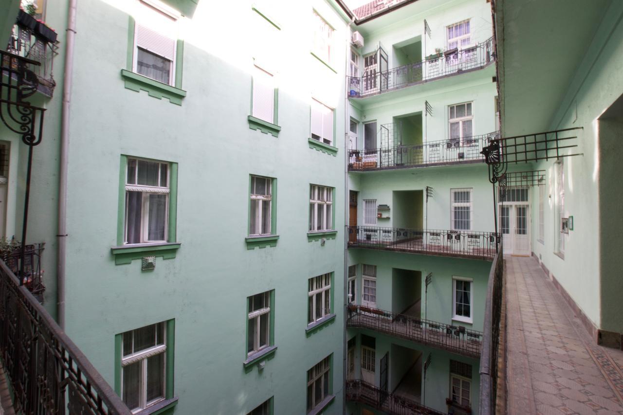 Standard Apartment By Hi5 - Wesselenyi 8 Boedapest Buitenkant foto